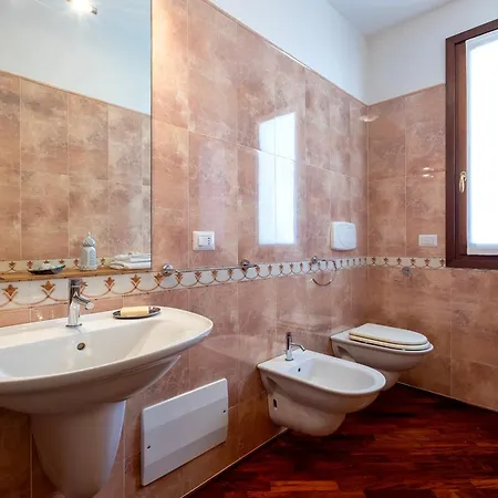 La Vela - In Centro - Vista Mare