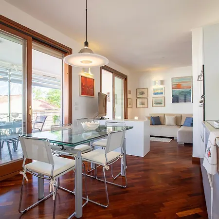 La Vela - In Centro - Vista Mare